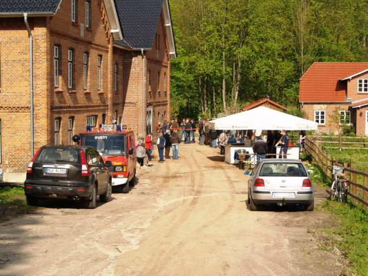 Kleines Fest vor großer Mühle