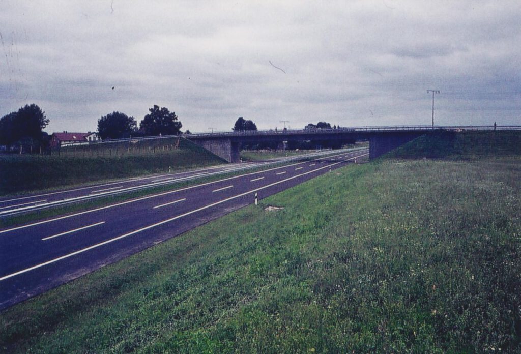 Fertige Brücke Dorfstraße