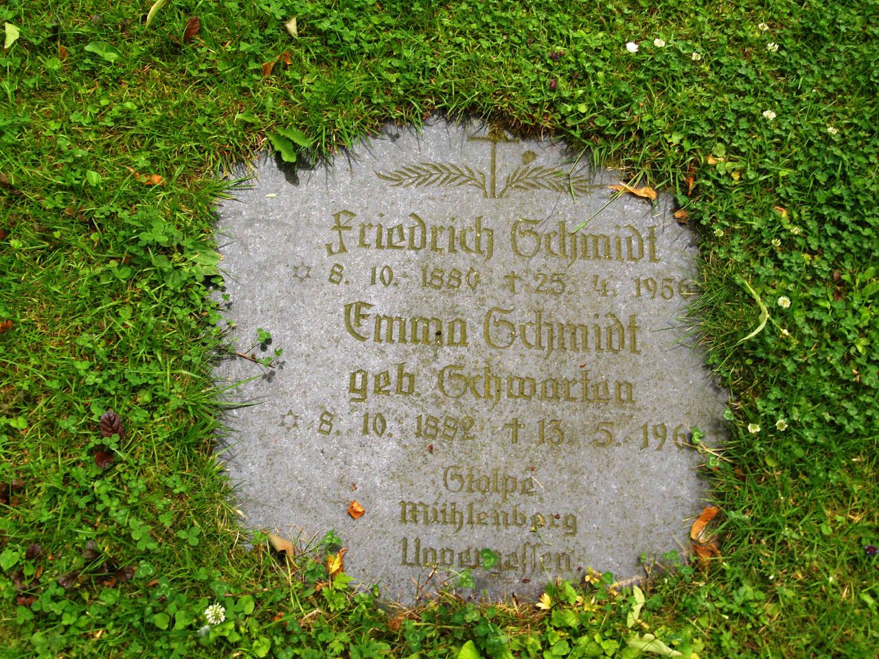 Grabstein von Friedrich und Emma Schmidt