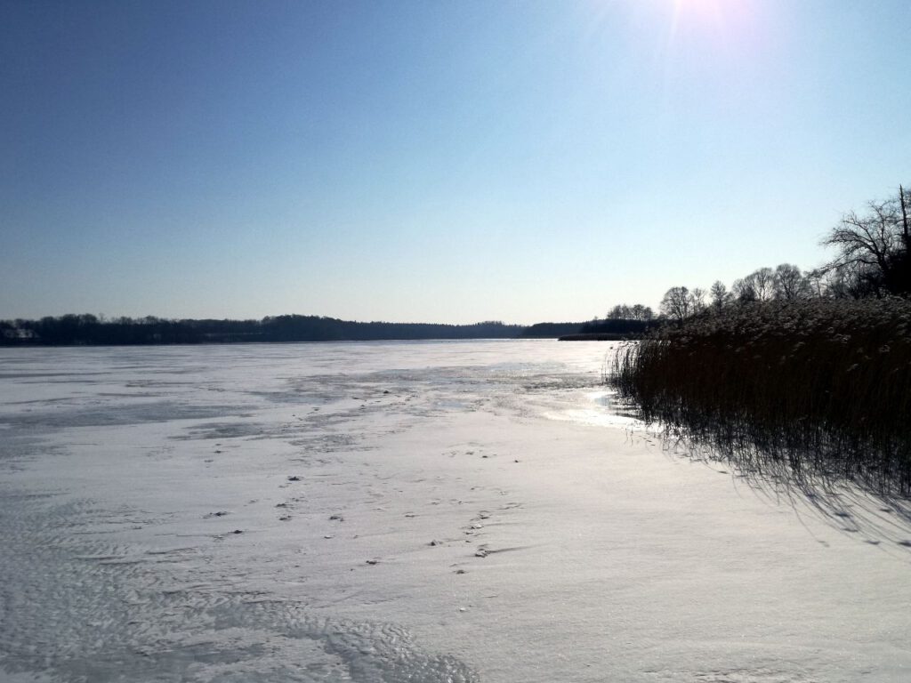 Späte Eisdecke